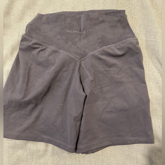 Alphalete Surface Path Shorts - Picture 2 of 3